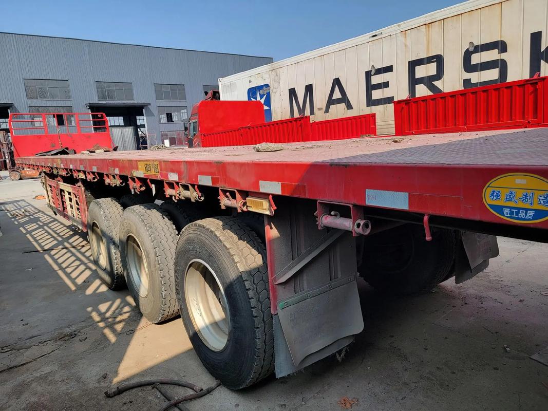 轉(zhuǎn)讓2022年5月重型平板半掛車 13米長，2.55米寬，手續(xù)齊全